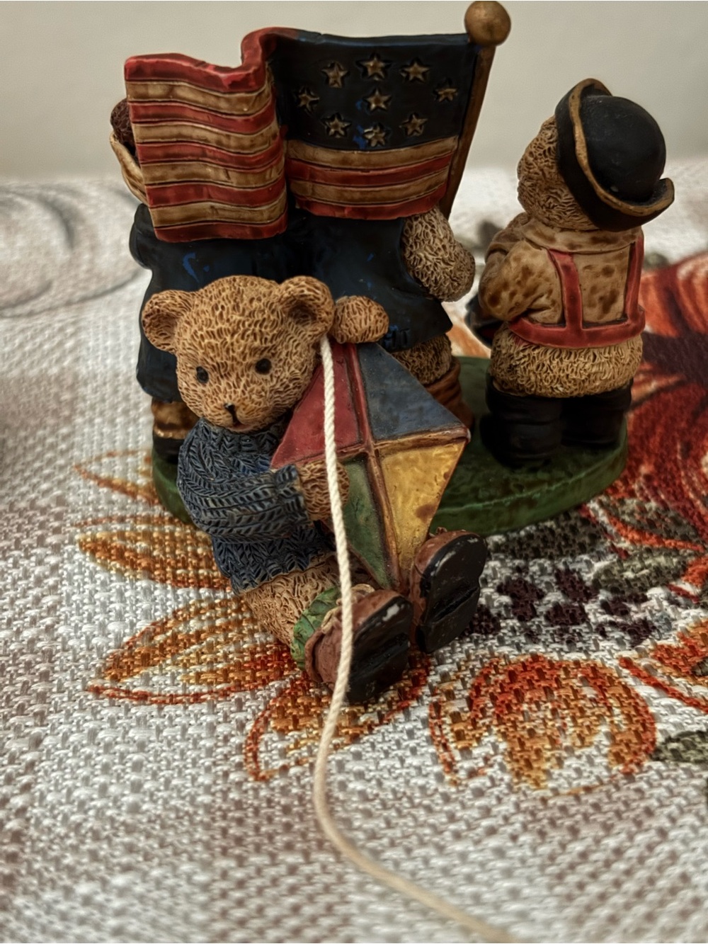 Hand-Painted Figurine Set of 7 holiday bears - Picture 5 of 7